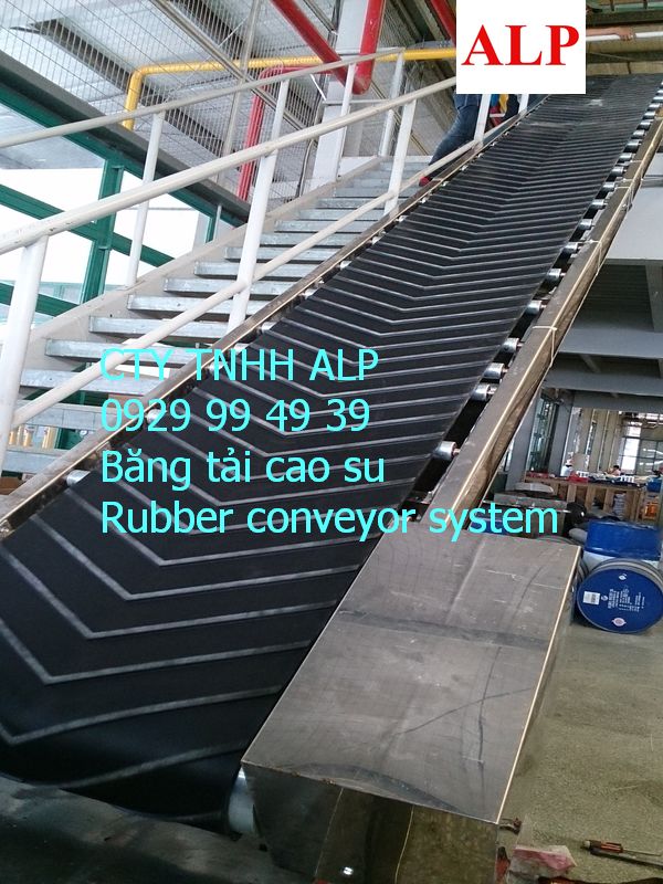 Băng tải cao su nghiêng