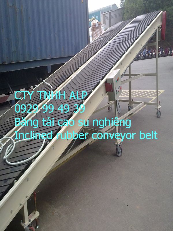 Băng tải cao su nghiêng – Giải pháp vận chuyển vật liệu hiệu quả theo độ dốc